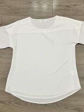 Suzy Shier Women's Sheer Chiffon Blouse White Short Sleeve Loose Fit Small